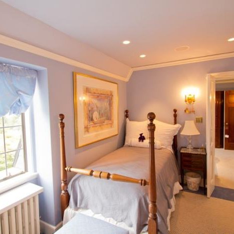 Sundeleaf Painting Portland Bedroom 2 700 467 75 S