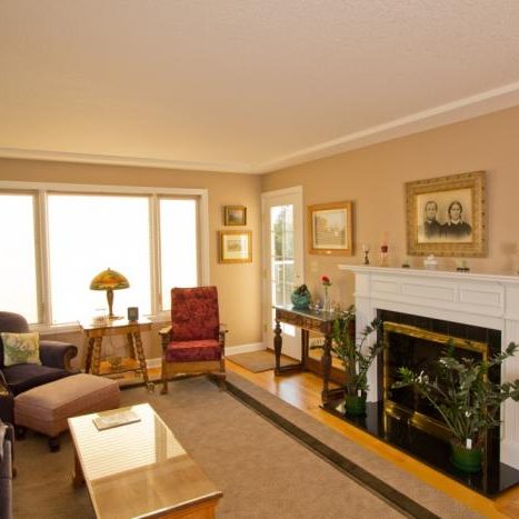 Sundeleaf Painting Portland Living Room 6 700 467 75 S